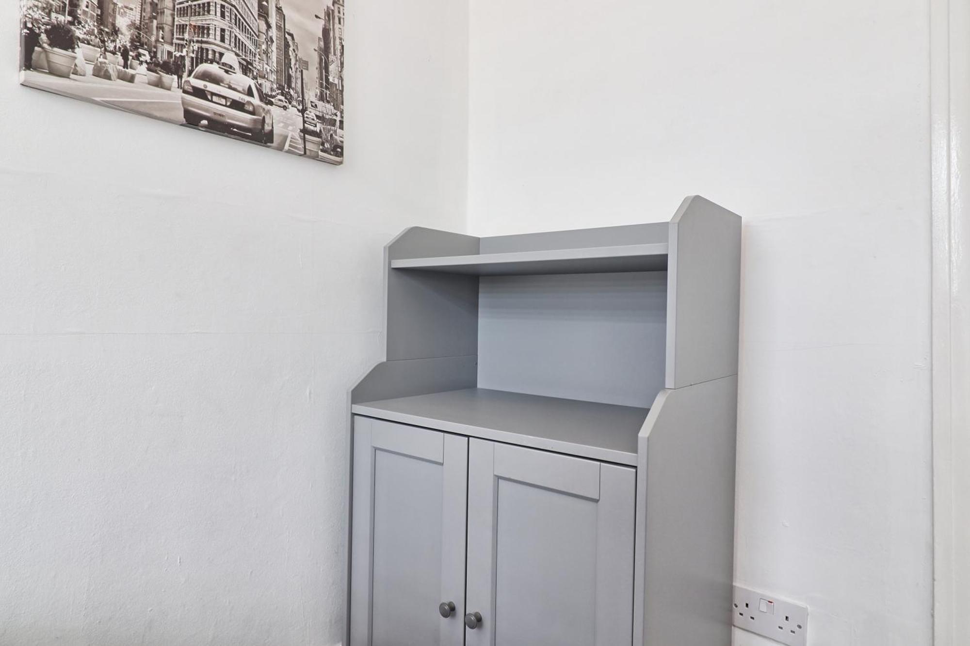 Luxury 3-Bed Apartment Near To London With Parking Hornchurch Buitenkant foto