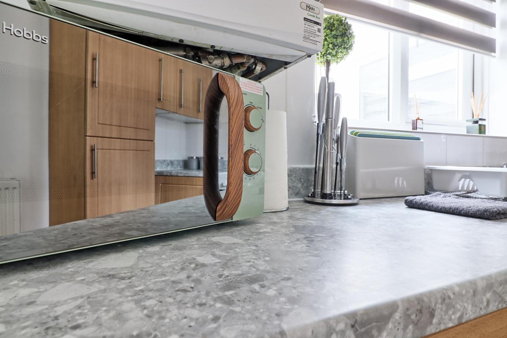 Luxury 3-Bed Apartment Near To London With Parking Hornchurch Buitenkant foto