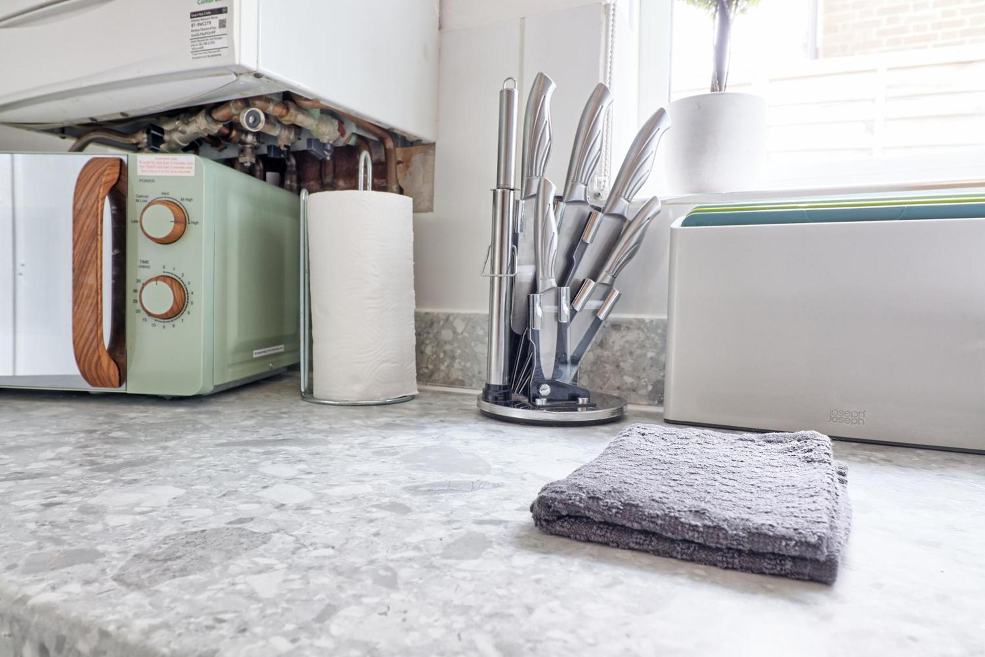 Luxury 3-Bed Apartment Near To London With Parking Hornchurch Buitenkant foto
